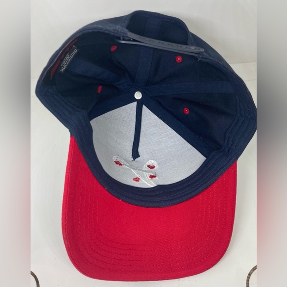 Atlanta Braves Upside Hearts SnapBack Hat - Picture 8 of 9